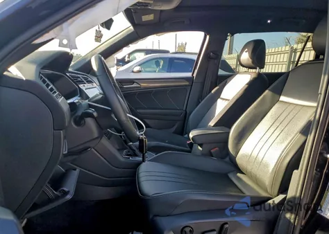 2024 Volkswagen Tiguan Se R-Line Black z USA, uszkodzony, nr VIN 3VVCB7AX2RM060157